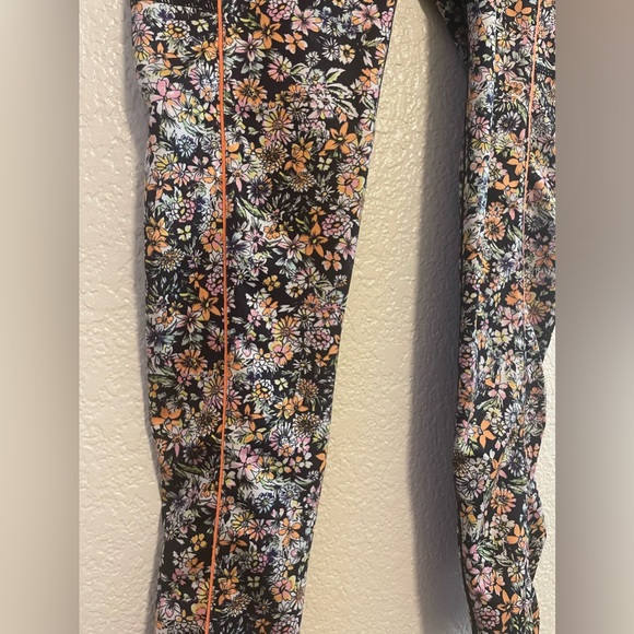 FP Movement Mid-Rise Ankle Length Eden Print Leggings - Picture 5 of 15